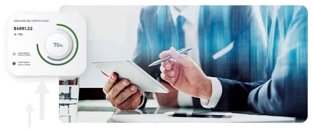Homens realizando consultoria compliance com plataforma Kronoos