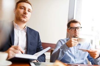 alunos do curso de Compliance assistindo aula